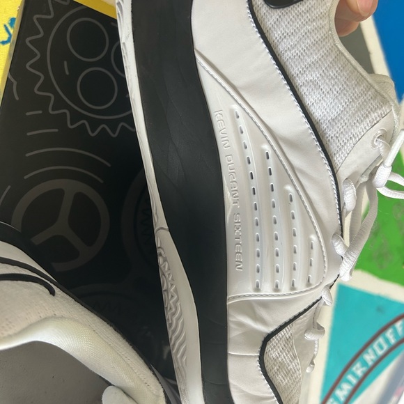 Nike kd 16 basketball shoes (men’s 13) - Picture 2 of 5